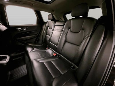 2021 Volvo XC60 T5 Momentum
