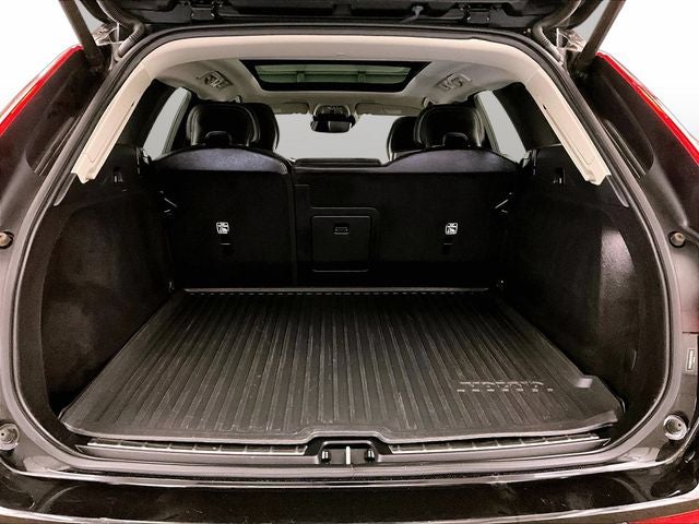 2021 Volvo XC60 T5 Momentum