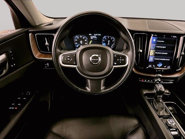 2021 Volvo XC60 T5 Momentum