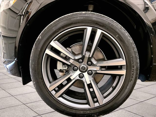 2021 Volvo XC60 T5 Momentum