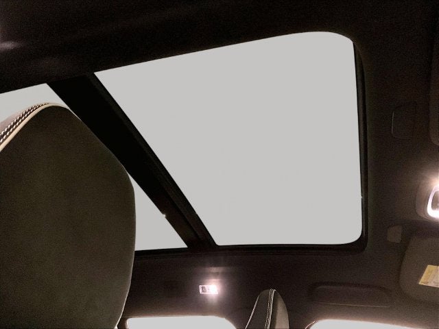 2022 Volvo XC40 R-Design