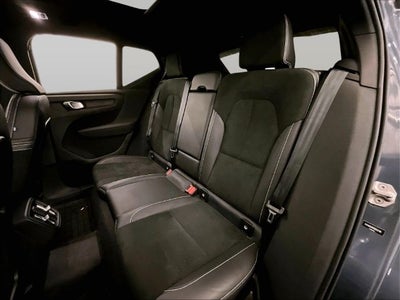 2022 Volvo XC40 R-Design
