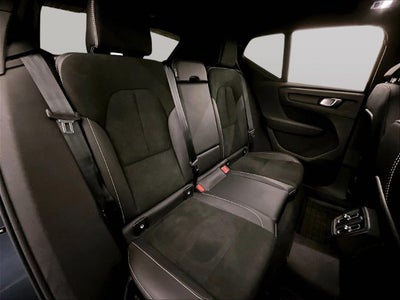 2022 Volvo XC40 R-Design