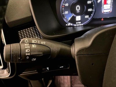 2022 Volvo XC40 R-Design
