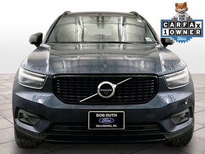 2022 Volvo XC40 R-Design