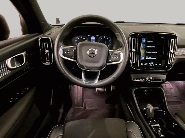 2022 Volvo XC40 R-Design