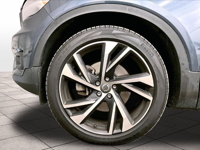 2022 Volvo XC40 R-Design