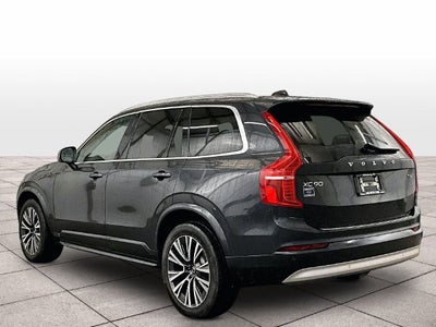 2022 Volvo XC90 T6 Momentum