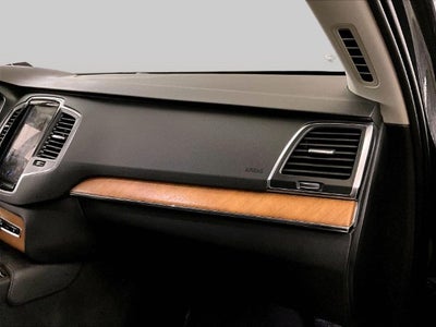 2022 Volvo XC90 T6 Momentum