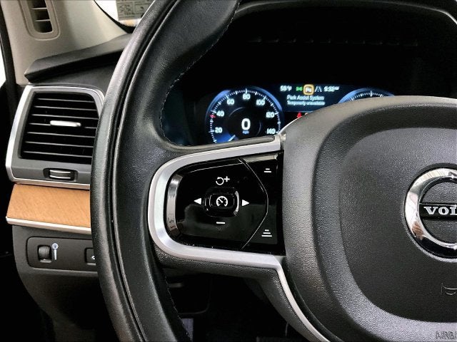 2022 Volvo XC90 T6 Momentum