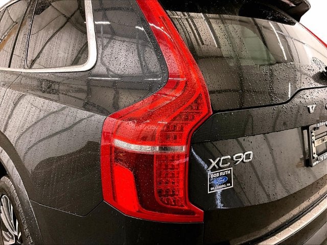 2022 Volvo XC90 T6 Momentum