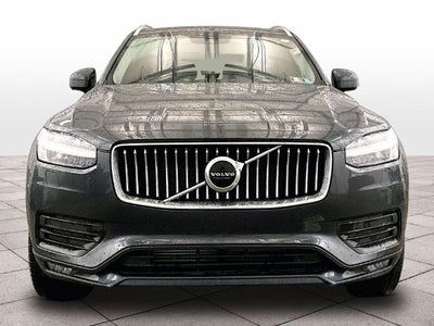 2022 Volvo XC90 T6 Momentum