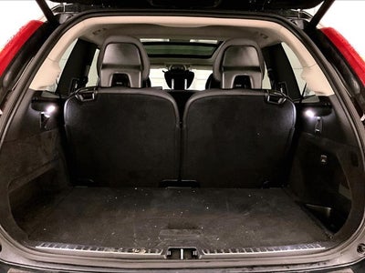 2022 Volvo XC90 T6 Momentum