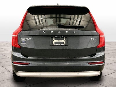2022 Volvo XC90 T6 Momentum