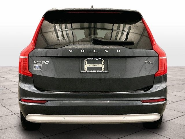 2022 Volvo XC90 T6 Momentum