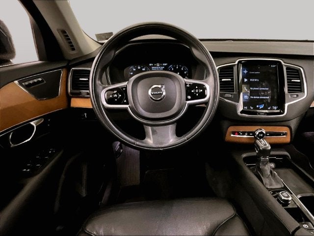 2022 Volvo XC90 T6 Momentum