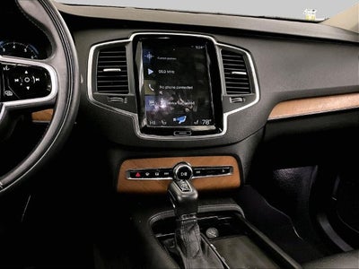 2022 Volvo XC90 T6 Momentum