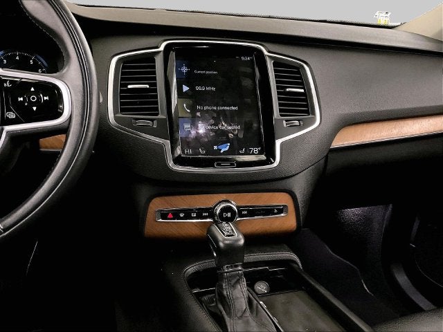 2022 Volvo XC90 T6 Momentum