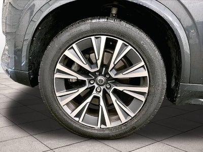 2022 Volvo XC90 T6 Momentum