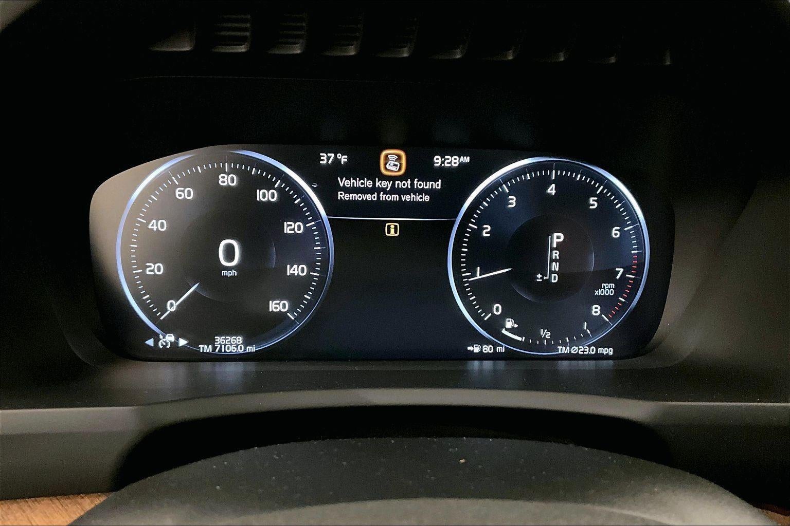 2022 Volvo XC90 Momentum