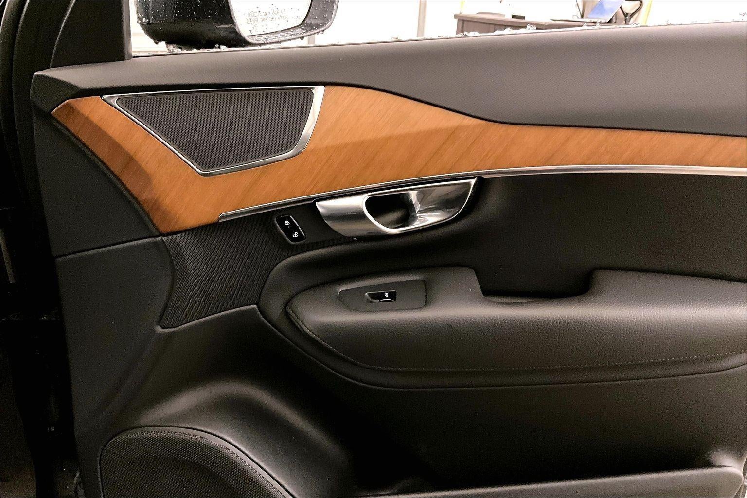 2022 Volvo XC90 Momentum