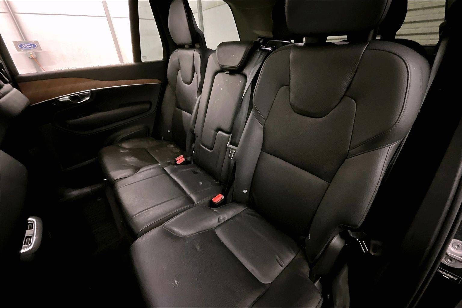 2022 Volvo XC90 Momentum