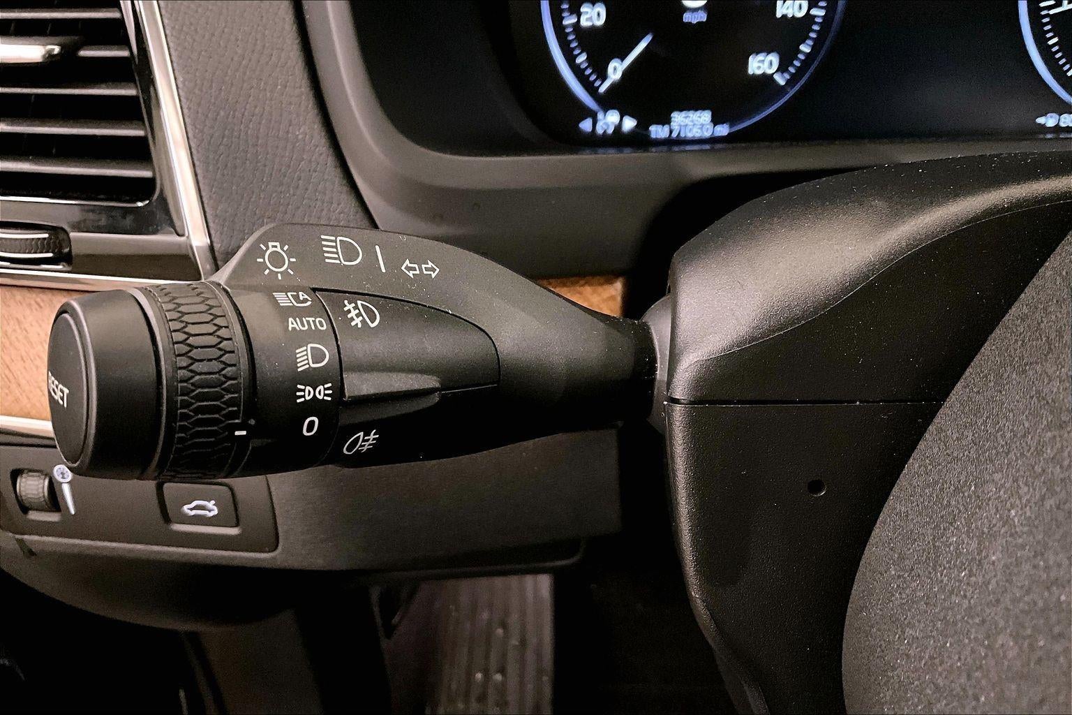 2022 Volvo XC90 Momentum