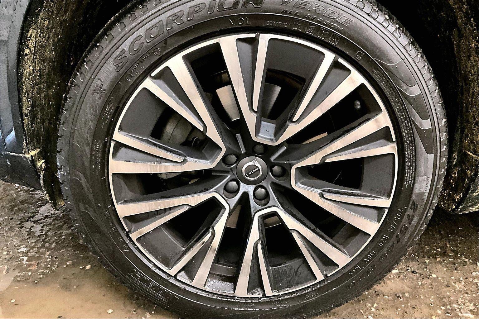 2022 Volvo XC90 Momentum