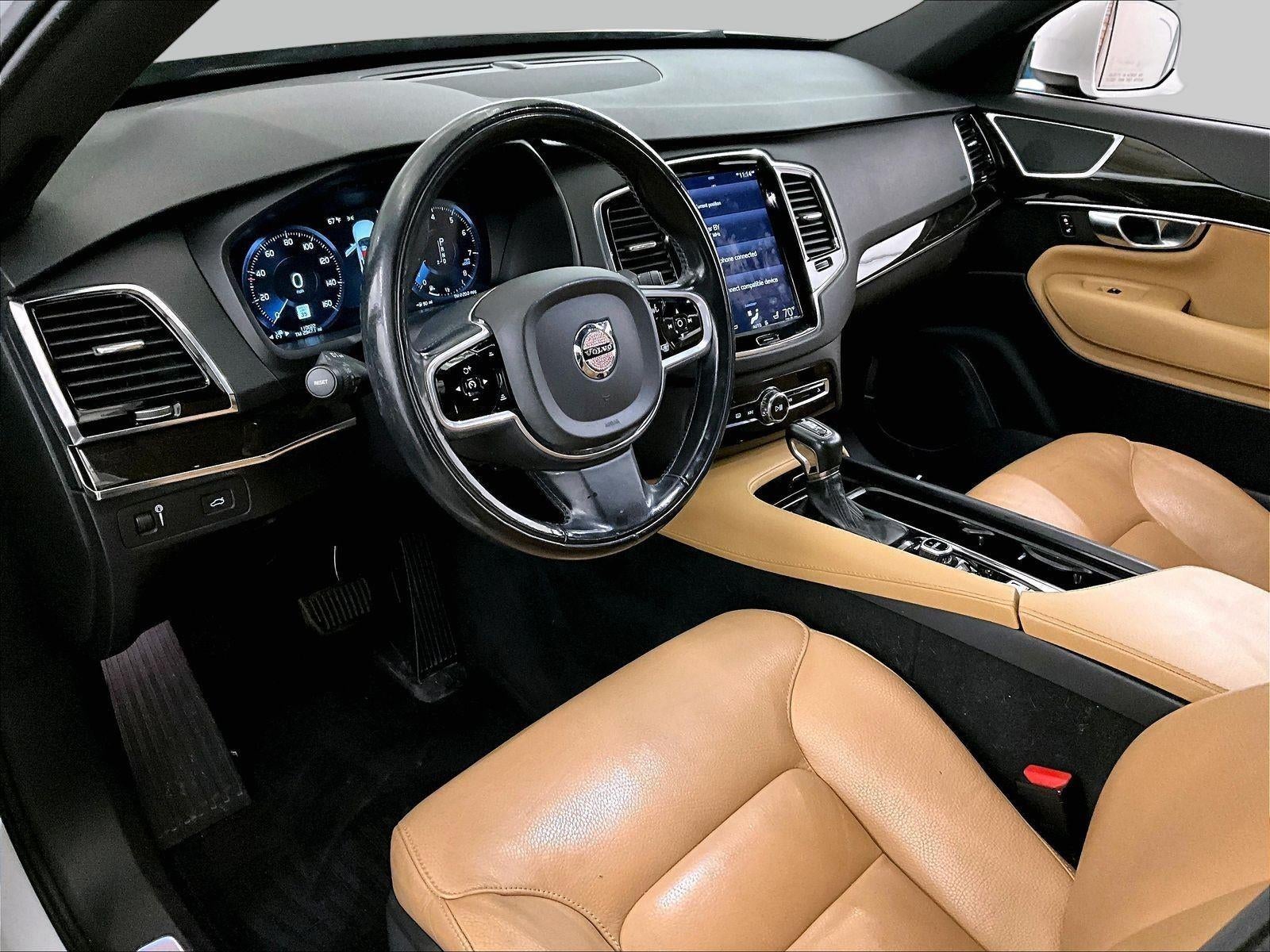 2017 Volvo XC90 Momentum