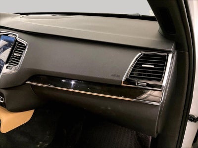 2017 Volvo XC90 Momentum