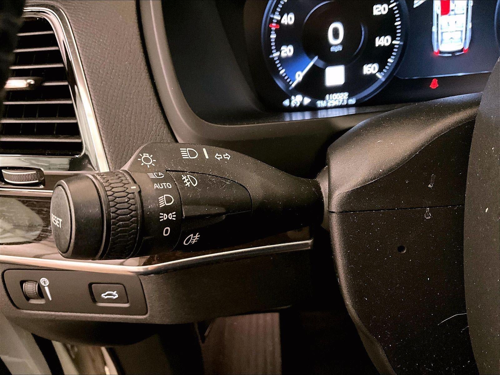2017 Volvo XC90 Momentum