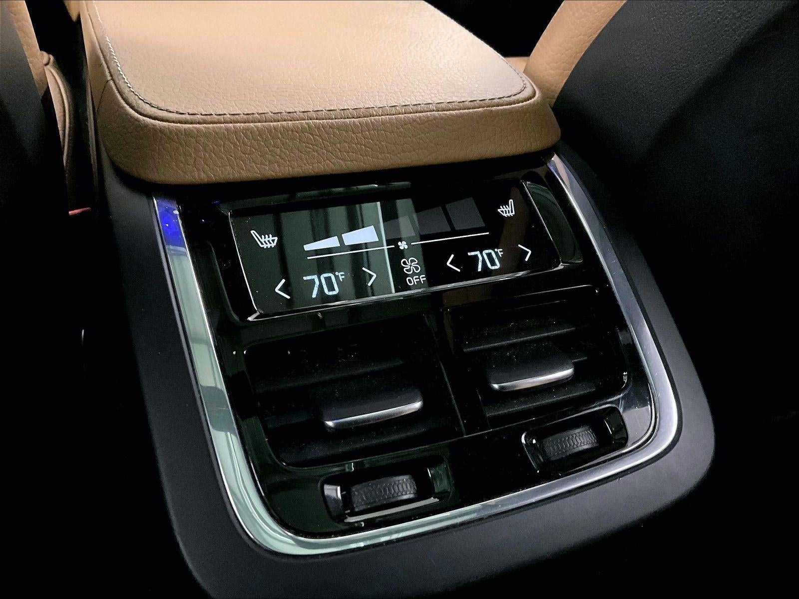 2017 Volvo XC90 Momentum
