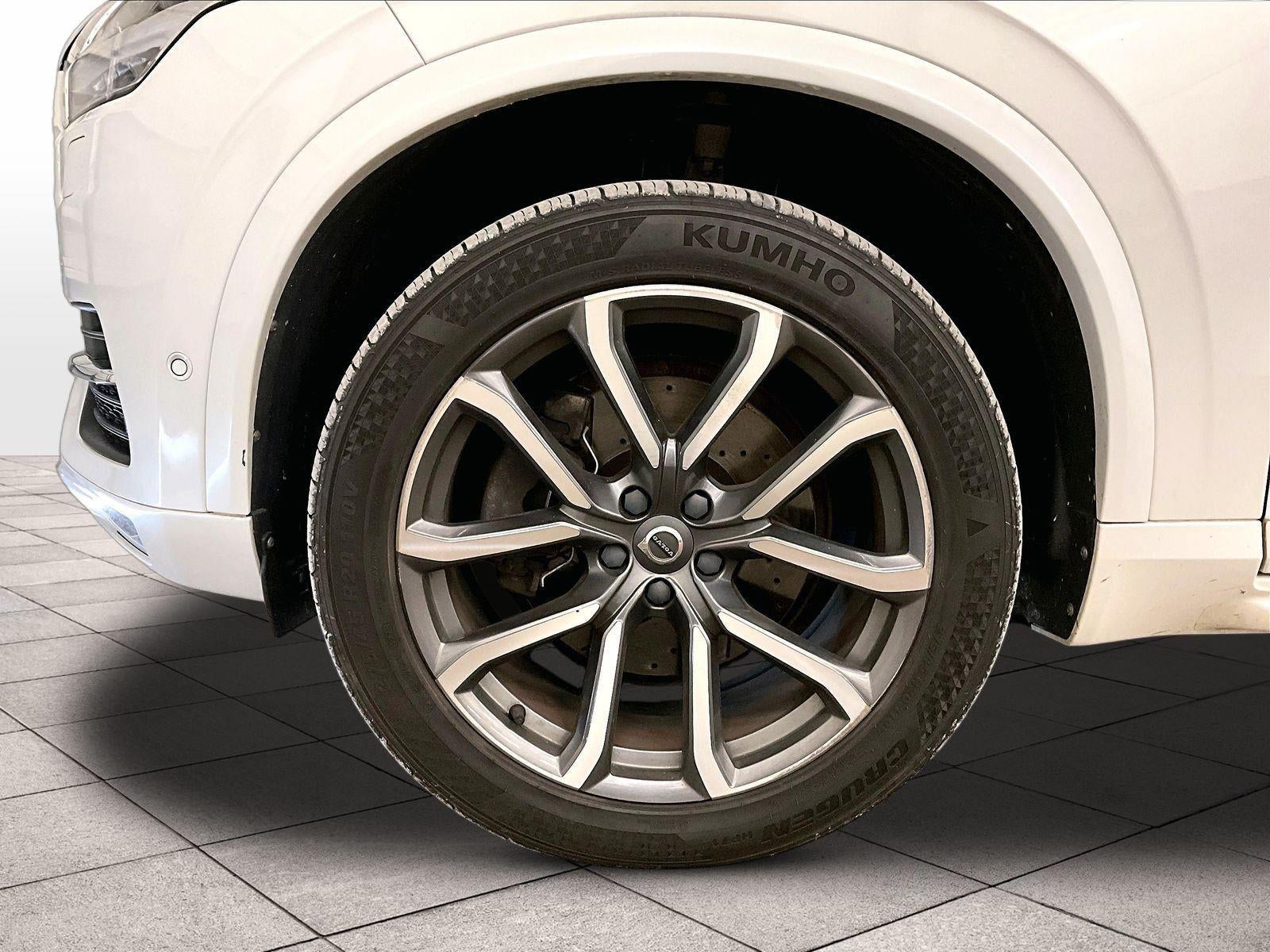 2017 Volvo XC90 Momentum