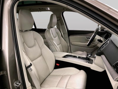 2022 Volvo XC90 Inscription