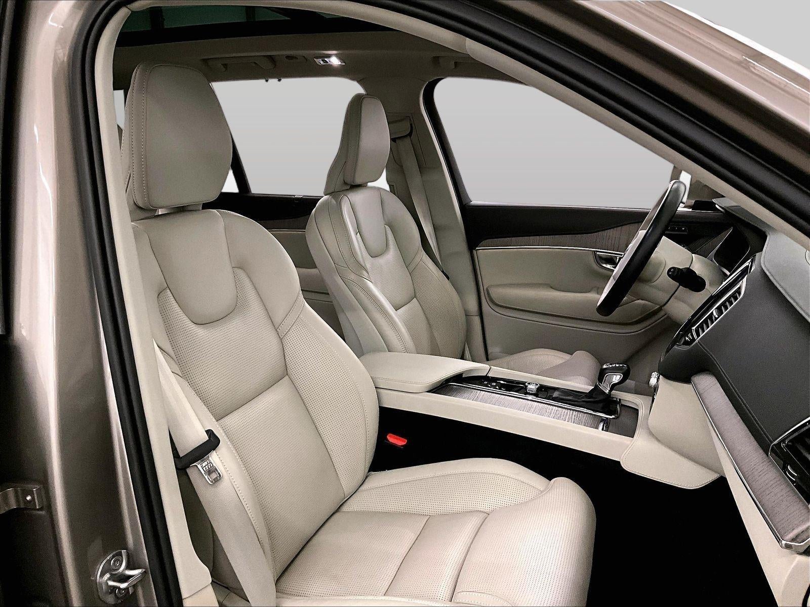 2022 Volvo XC90 Inscription