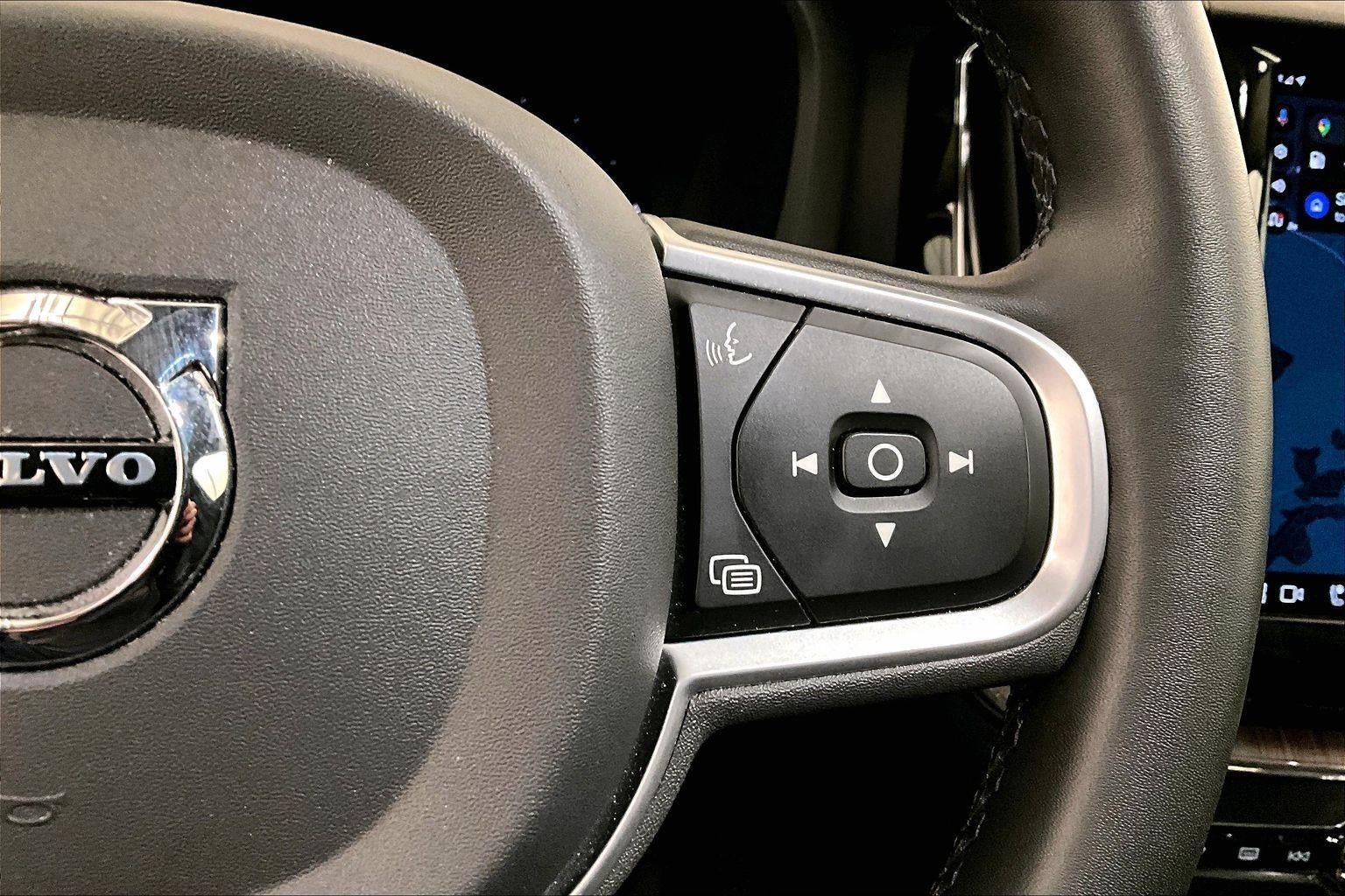 2022 Volvo XC60 Recharge Plug-In Hybrid Inscription Expression