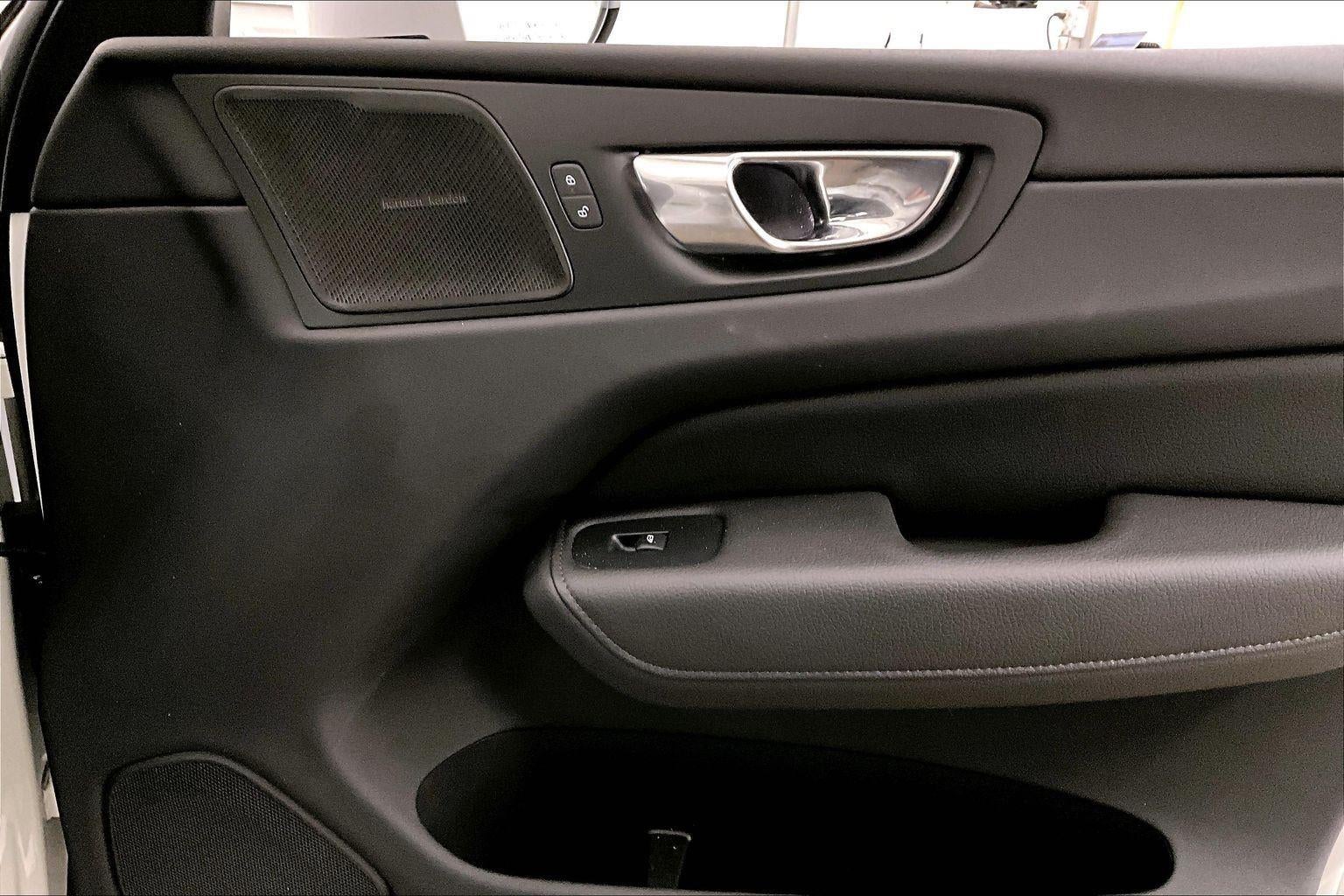 2022 Volvo XC60 Recharge Plug-In Hybrid Inscription Expression