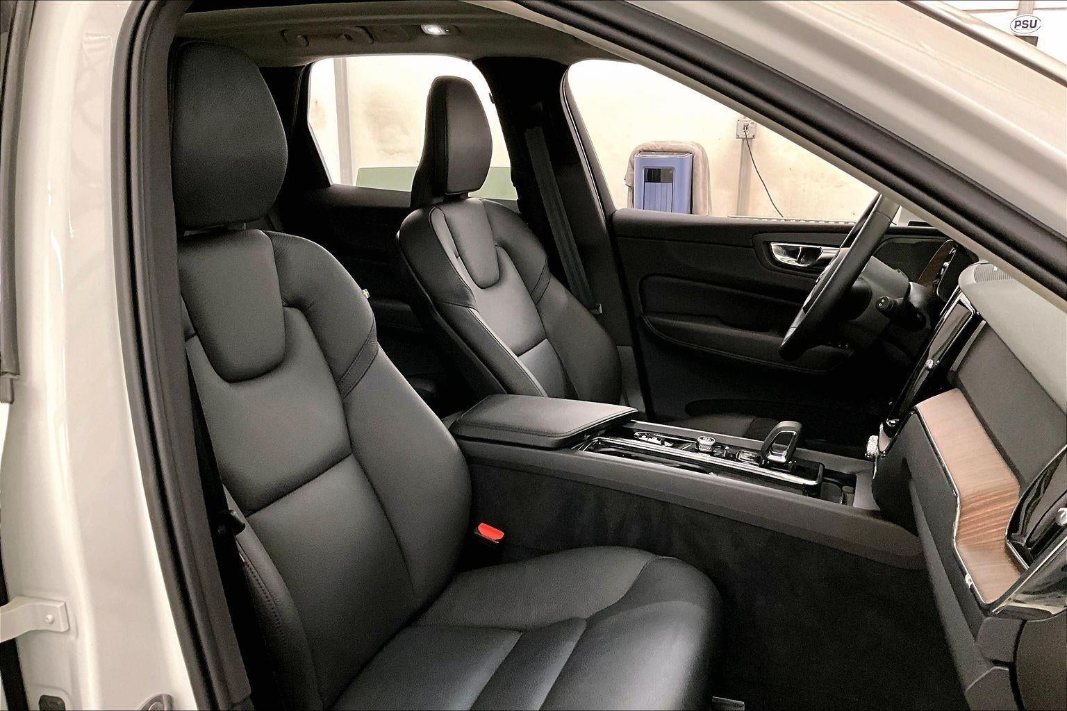 2022 Volvo XC60 Recharge Plug-In Hybrid Inscription Expression