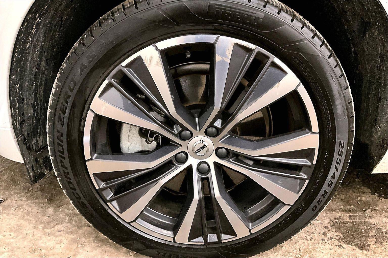 2022 Volvo XC60 Recharge Plug-In Hybrid Inscription Expression