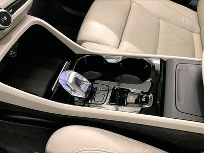 2024 Volvo XC40 Ultimate