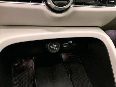 2024 Volvo XC40 Ultimate