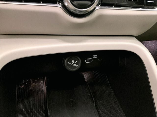 2024 Volvo XC40 Ultimate